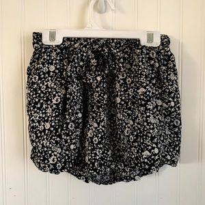 Full Tilt Floral Flowy Shorts, XS